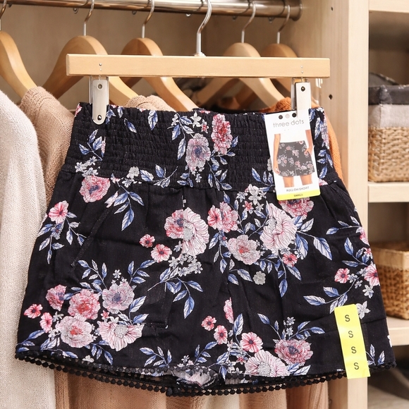 Three Dots Pants - Three Dots Ladies' Pull On Printed Short, Black Hibiscus Floral, Size: Small